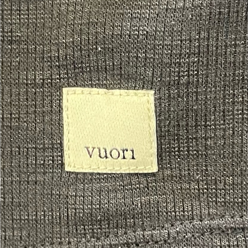 Vuori Fitted Black Sleeveless Tank Top - Picture 3 of 3